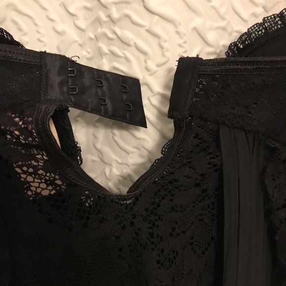 Victoria's Secret Paisley Lace Top (36C) - Picture 6 of 8